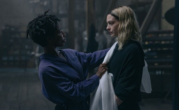 מתוך "Mother Mary" מתוך "Mother Mary"