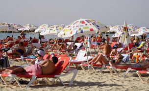 חוף גורדון תל אביב (צילום: Wynn Wygal
, shutterstock)
