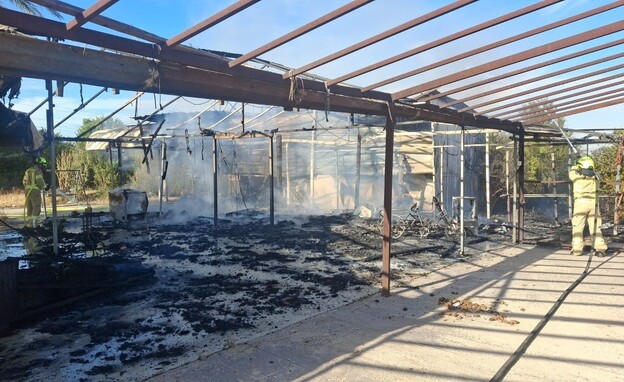 אותר אדם ללא רוח חיים בשריפת מבנה סמוך לפתח תקווה אותר אדם ללא רוח חיים בשריפת מבנה סמוך לפתח תקווה