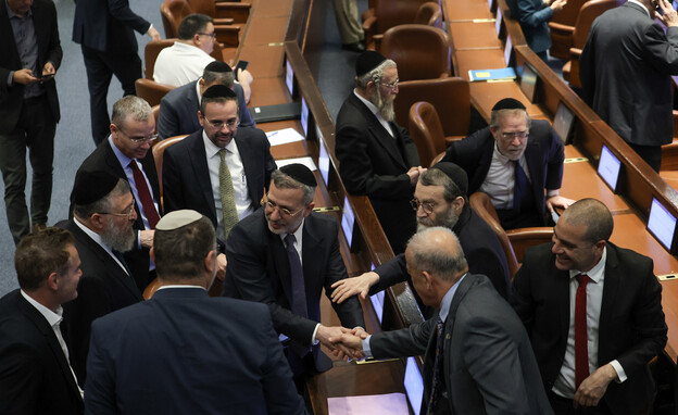 הכנסת אישרה את פיזורה בקריאה טרומית הכנסת אישרה את פיזורה בקריאה טרומית