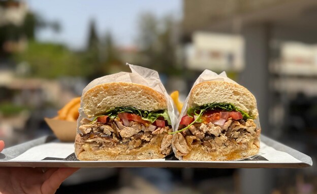 כריך עוף. בוצ שמריהו כריך עוף. בוצ שמריהו