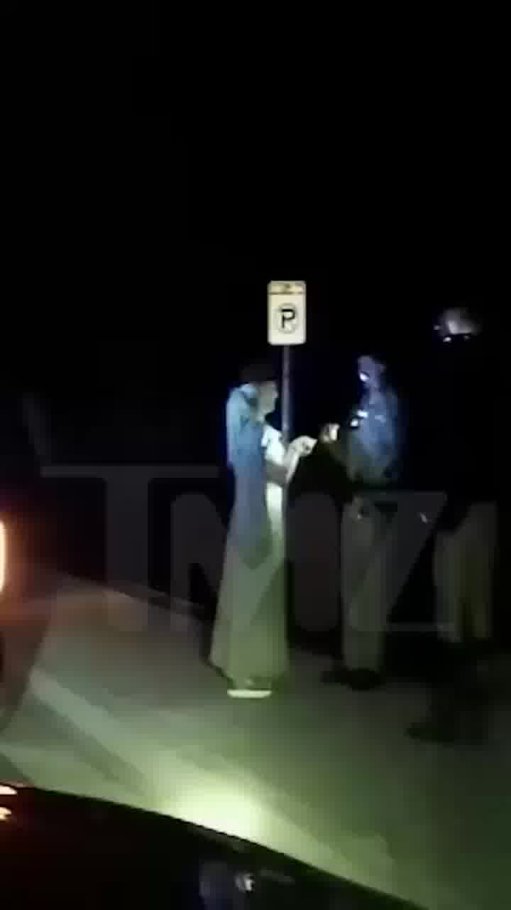 אתר TMZ מפרסם את תיעוד בדיקת הנהיגה בשכרות והמעצר של בריטני ספירס בחודש שעבר
