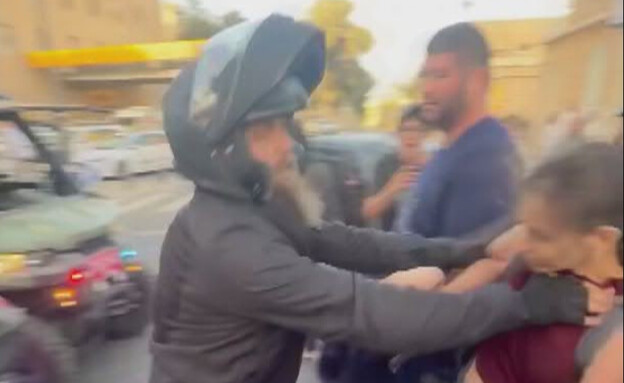 תיעוד אלימות השוטרים בפיזור הפגנות תיעוד אלימות השוטרים בפיזור הפגנות