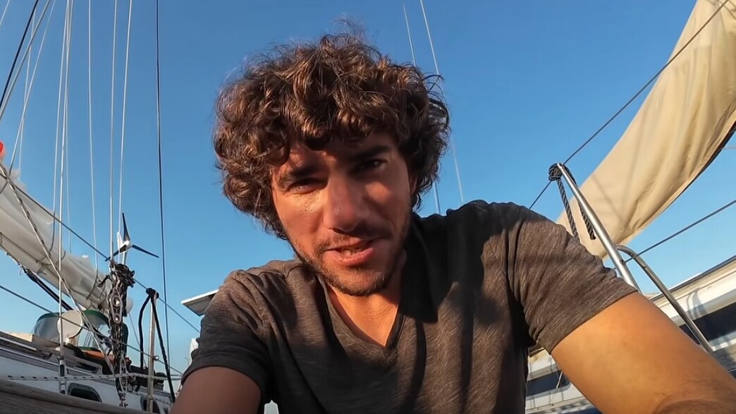 דניאל פינסקי הגיע ליבשה דניאל פינסקי הגיע ליבשה