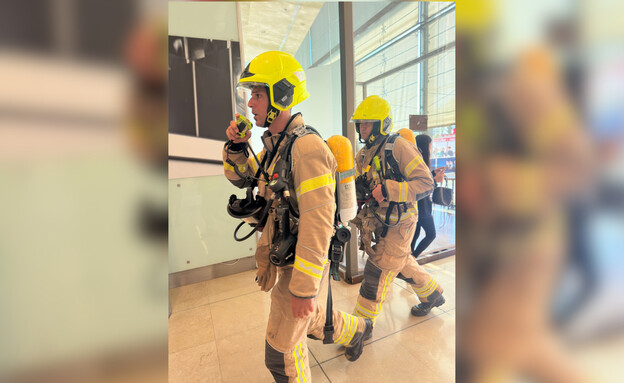 זירת השרפה בקניון שבעת הכוכבים בעיר הרצליה זירת השרפה בקניון שבעת הכוכבים בעיר הרצליה