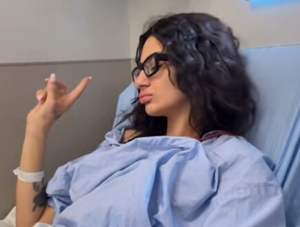 פרידה עברה ניתוח להקטנת חזה: "נכנסתי לניתוח רק כדי לנוח שעתיים"