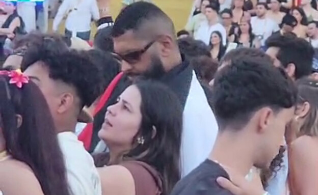 הצילום שעורר את זעם הקהל ואיש האבטחה הצילום שעורר את זעם הקהל ואיש האבטחה