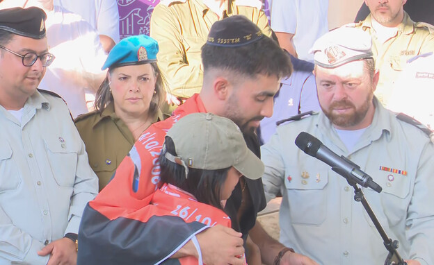 אחיו של סמל נהוראי לייזר ז"ל סופדים לו אחיו של סמל נהוראי לייזר ז"ל סופדים לו