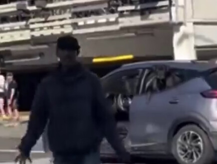 באמצע המדרחוב העמוס: צעק "רצח עם" ושיסה את כלבו בזוג