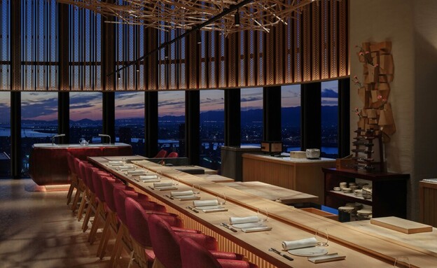 Sushi L’Abysse Osaka Yannick Alléno, אוסאקה Sushi L’Abysse Osaka Yannick Alléno, אוסאקה