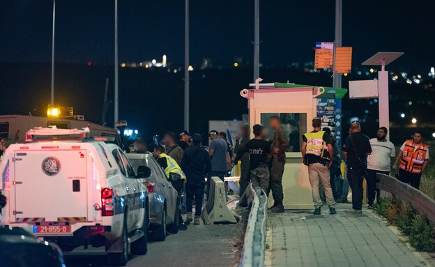 זירת הפיגוע בגוש עציון (צילום: חיים גולדברג, פלאש 90)