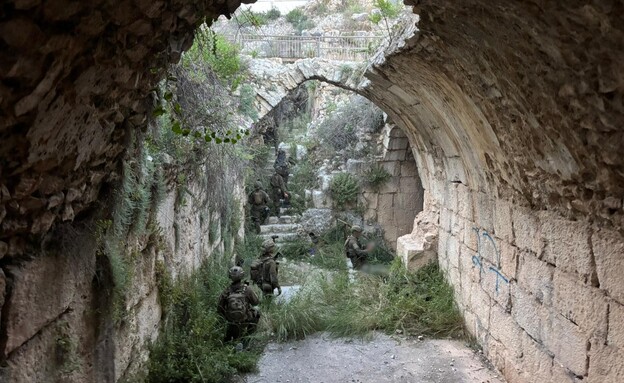 כוחות סיירת גולני במבצר הבופור בדרום לבנון כוחות סיירת גולני במבצר הבופור בדרום לבנון