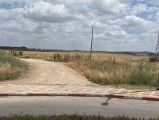 השטח ממזרח למזכרת בתיה