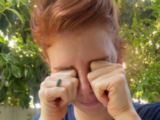 מאיה ורטהיימר בדמעות
