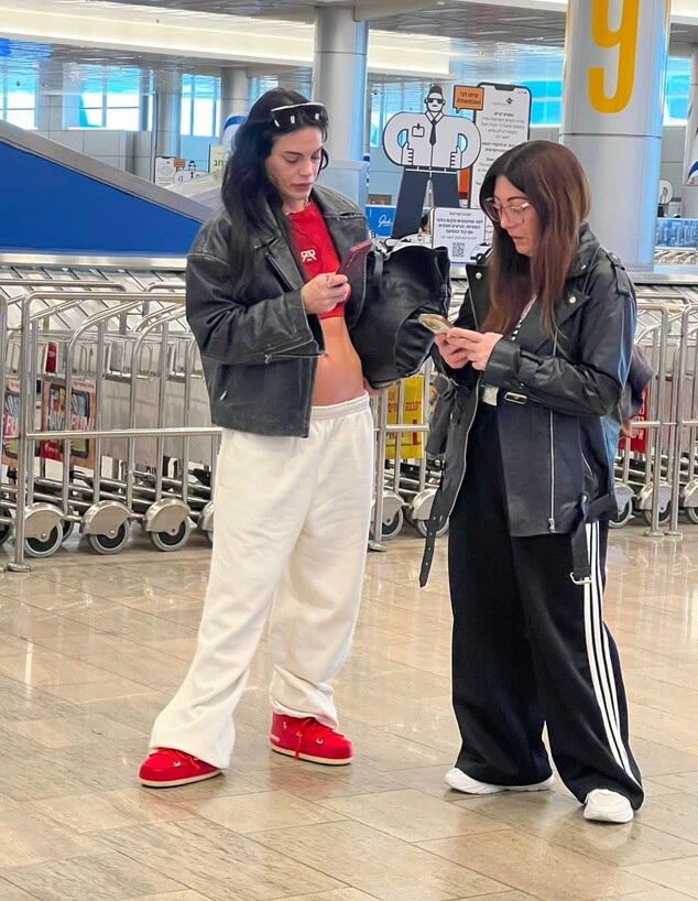 אמיליה אטיאס בנתב"ג אמיליה אטיאס בנתב"ג