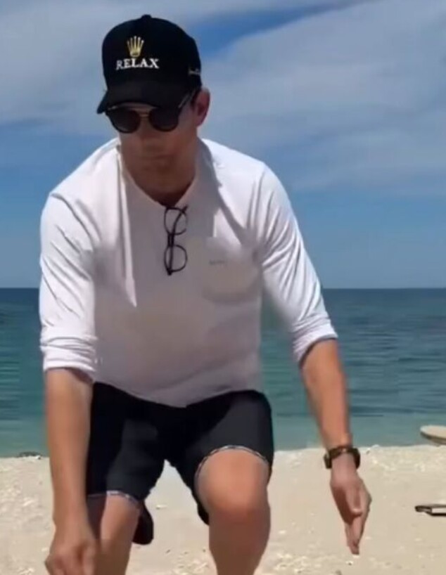 אשטון קוצ'ר נופש בפוארטו ריקו