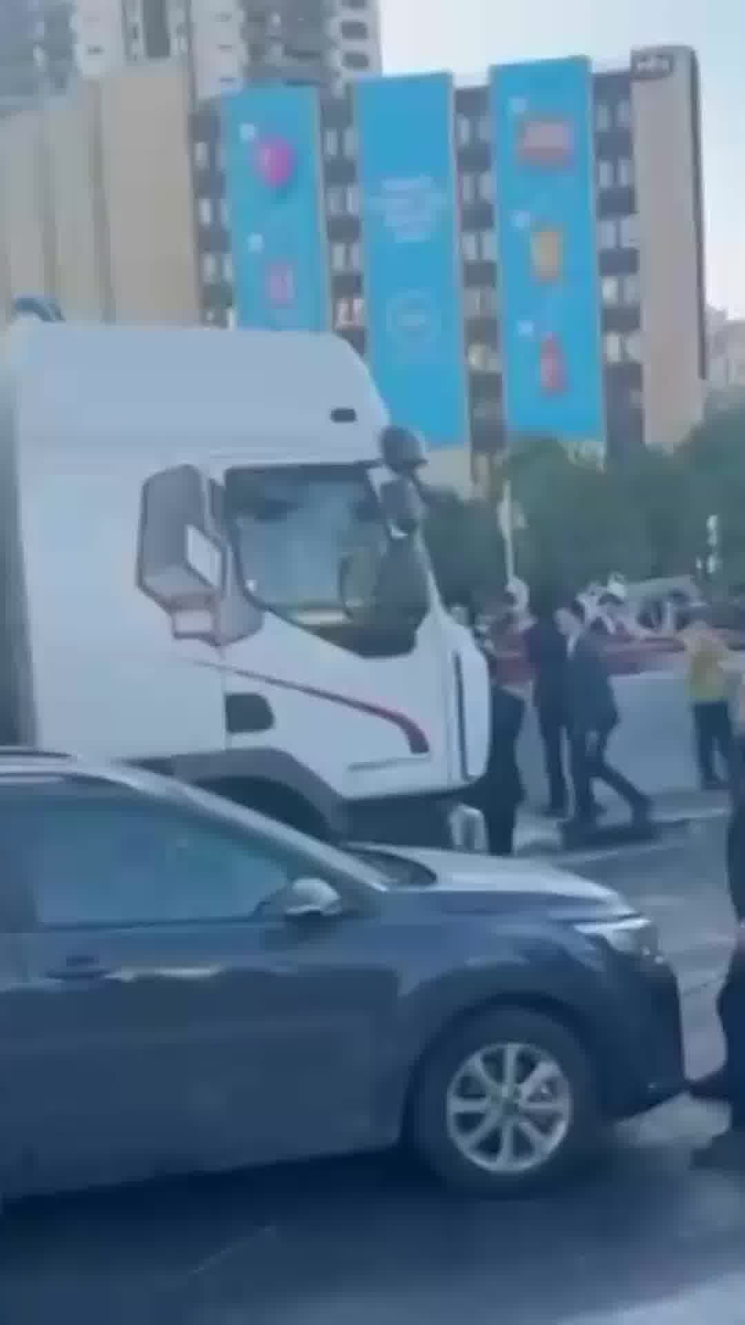 המשטרה פועלת לפיזור מפרי הסדר ופינוי הצירים