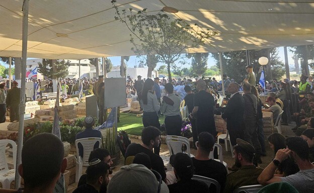 הלוויתו של סמל ראשון אדם צרפתי ז"ל הלוויתו של סמל ראשון אדם צרפתי ז"ל