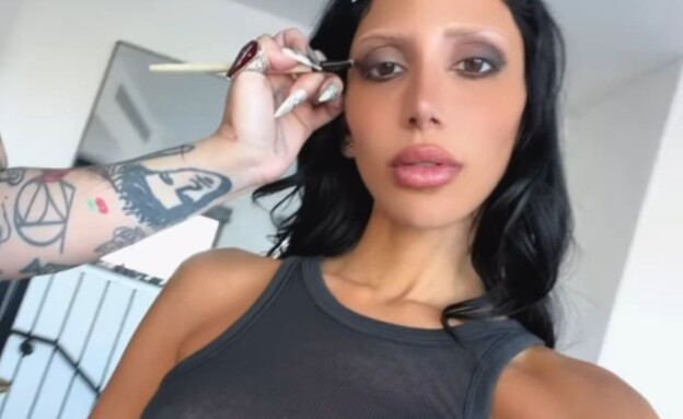 דני לוי חושפת פטמה (צילום: instagram)