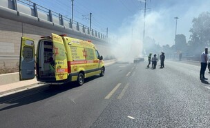 פיצוץ רכב באיילון (צילום: דוברות מד"א)