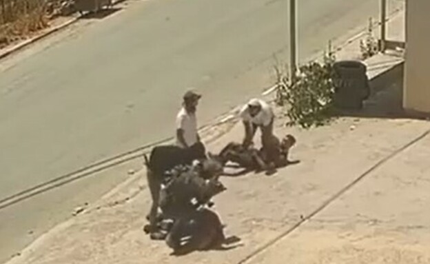 תיעוד פלסטיני: מתנחלים תוקפים פלסטינים בחווארה