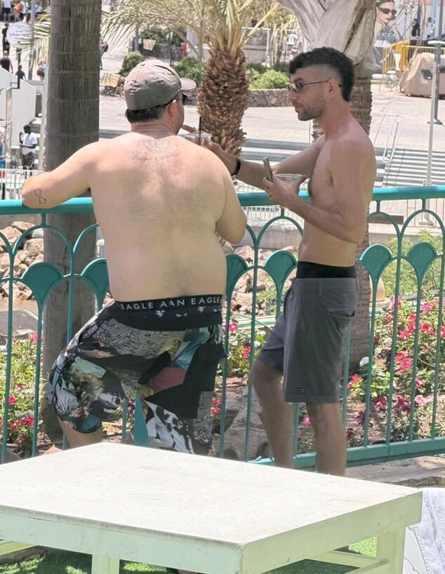 דור עוז כהן בחופשה באילת דור עוז כהן בחופשה באילת
