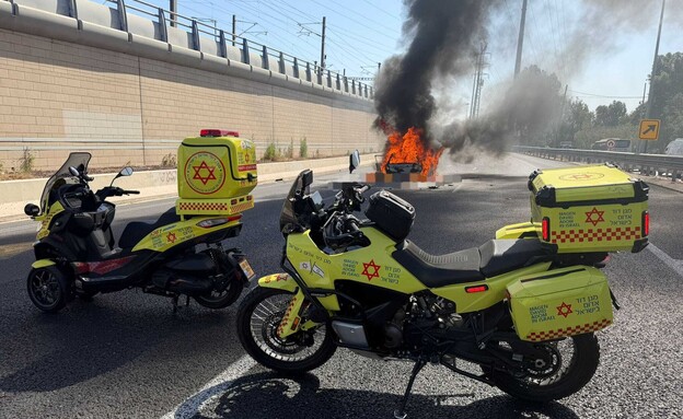 זירת פיצוץ הרכב במחלף חולון שבנתיבי איילון זירת פיצוץ הרכב במחלף חולון שבנתיבי איילון