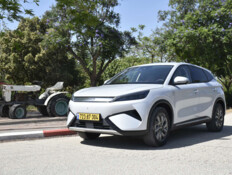 תג מחיר מפתיע: נהגנו ב-BYD אטו 3 החדש