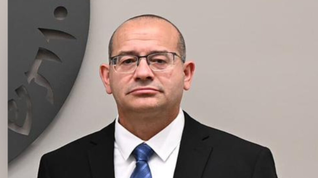 גורמים במוסד טוענים שהסגן הודח מטעמים פוליטיים