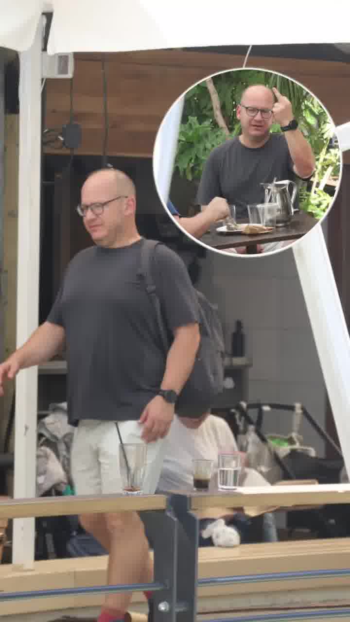 פחות התחבר: חיים לוינסון הפנה אצבע משולשת לצלם הפפראצי שפגש אותו בפארק המסילה