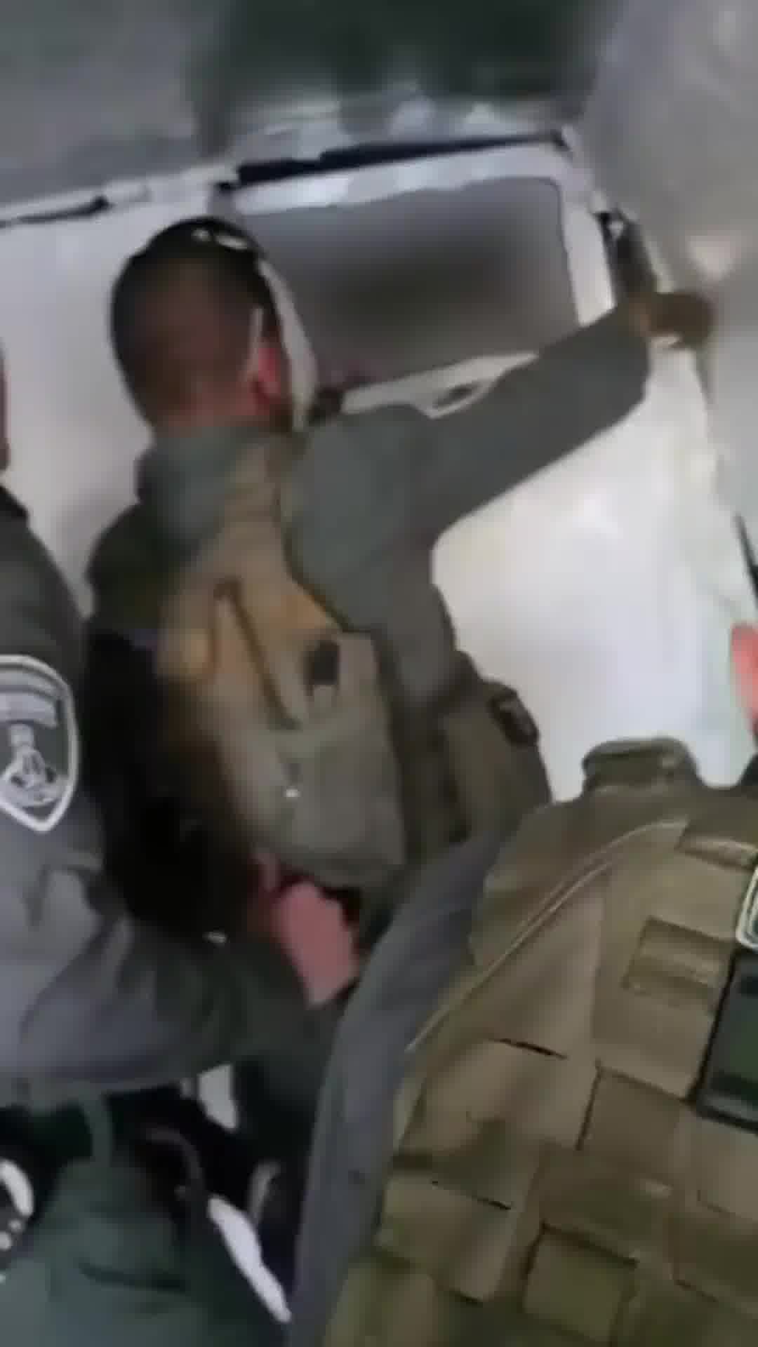 לוחמי מג״ב עוטף ירושלים מגדוד אדומים, עצרו רכב חשוד ובתוכו 8 שב״חים
