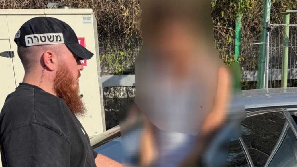 המשטרה עצרה חשוד בצילום צעירה בעירום בתא מדידה בקניון בתל אב