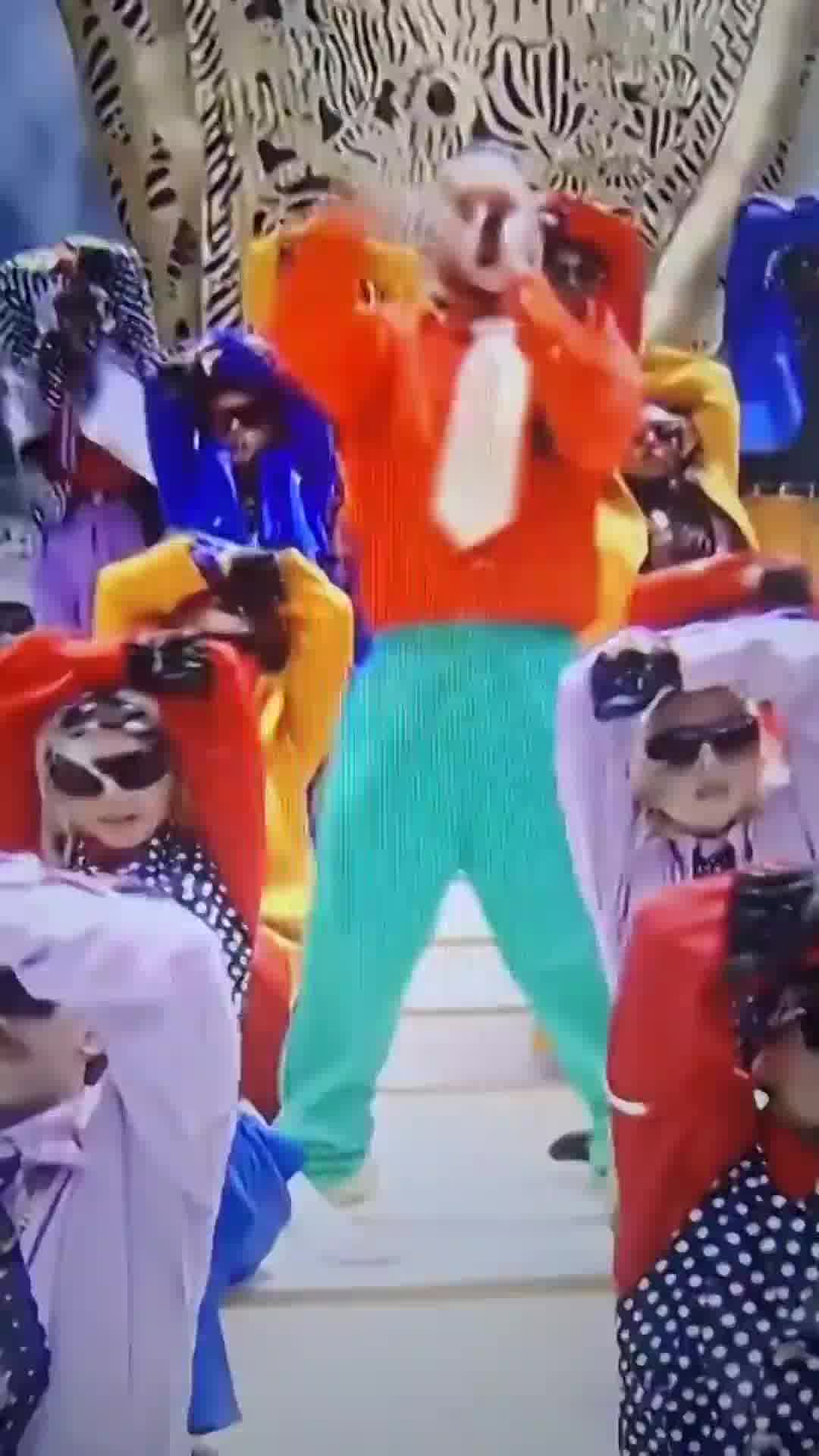 ג'יי באלווין מופיע בטקס פתיחת המונדיאל