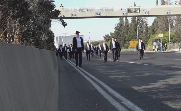 תיעוד מחסימות החרדים בכביש 4 תיעוד מחסימות החרדים בכביש 4