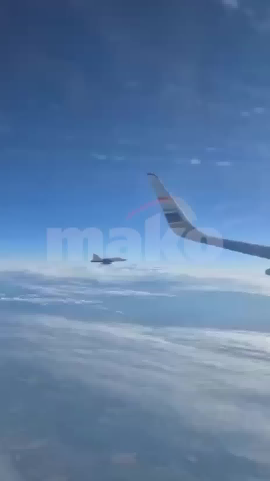 תיעוד מהדרמה בשמיים: מטוסי הקרב טסים לצד המטוס הישראלי
