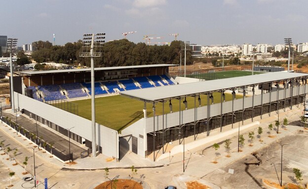 האצטדיון שיוקם ברחובות (צילום: רועי בן יהודה, GAB אדריכלות)