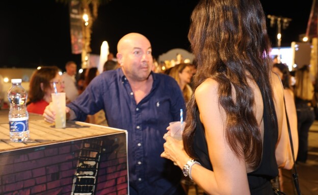 אייל ברקוביץ' ובת הזוג מיכל חזן חוגגים באילת אייל ברקוביץ' ובת הזוג מיכל חזן חוגגים באילת