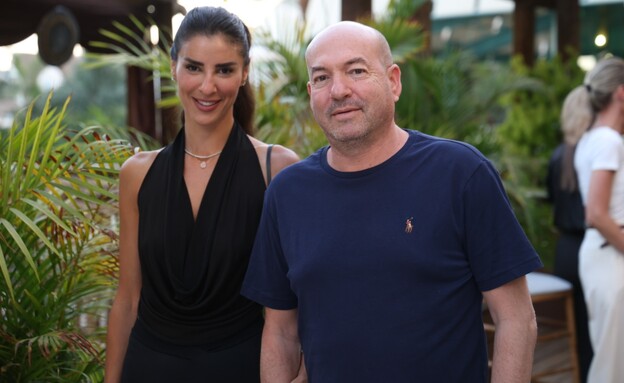 אייל ברקוביץ' ובת הזוג מיכל חזן חוגגים באילת אייל ברקוביץ' ובת הזוג מיכל חזן חוגגים באילת