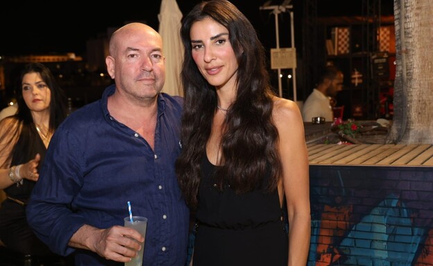 אייל ברקוביץ' ובת הזוג מיכל חזן חוגגים באילת אייל ברקוביץ' ובת הזוג מיכל חזן חוגגים באילת