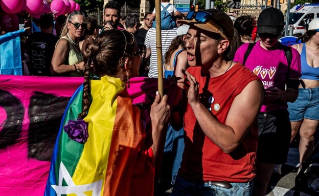 ישראלים הותקפו במצעד הגאווה באיטליה ישראלים הותקפו במצעד הגאווה באיטליה