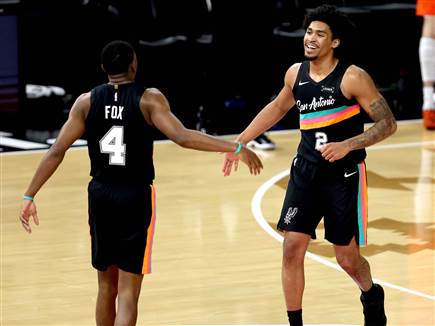 פוקס יפנה את הבמה להארפר? (Getty) פוקס יפנה את הבמה להארפר? (Getty)