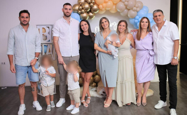 גילה איבגי ז"ל עם משפחתה גילה איבגי ז"ל עם משפחתה