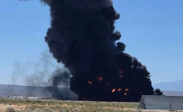 תיעוד: מפציץ B52 של צבא ארה"ב מתרסק בבסיס אדוארדס 