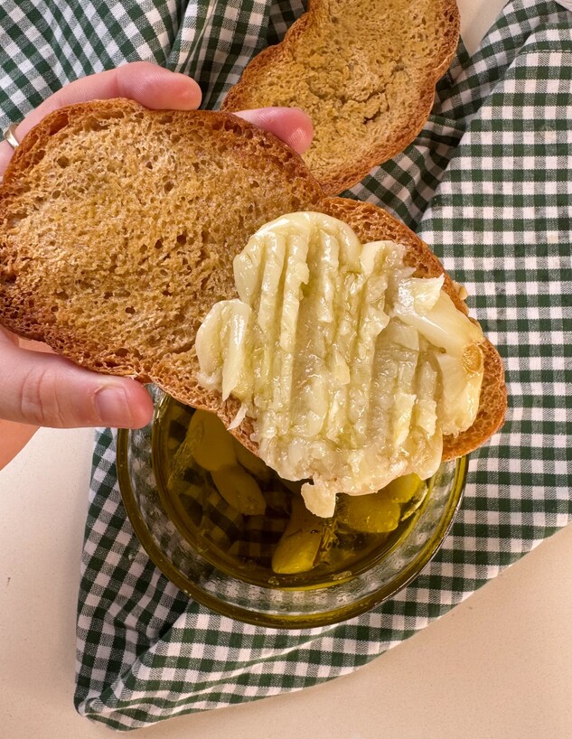 שום קונפי במיקרו שום קונפי במיקרו