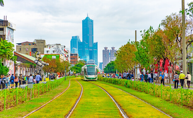 רכבת קאושיונג טיוואן  (צילום: MR. AEKALAK CHIAMCHAROEN, shutterstock)