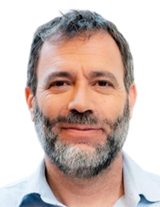 המ
