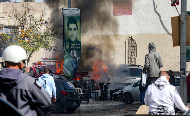 תקיפה ישראלית בדרום לבנון (צילום: MAHMOUD ZAYYAT / AFP , getty images)