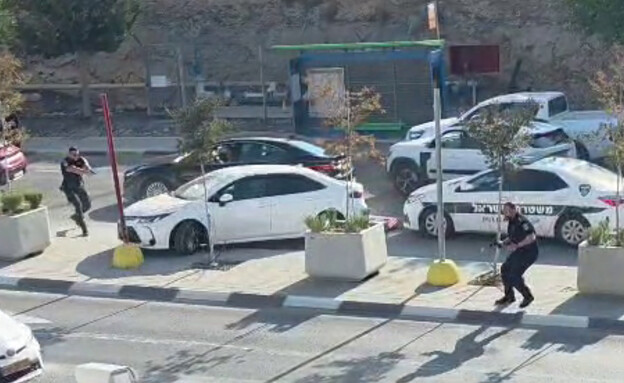ירי במעבר חשמונאים  (צילום: לפי סעיף 27 א')