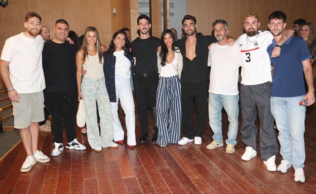 "לקום בלי רגל ימין" עמרי רוזנבליט "לקום בלי רגל ימין" עמרי רוזנבליט