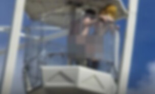 זוג נתפס מקיים יחסי מין על גלגל ענק בפסטיבל Downlo (צילום: X)